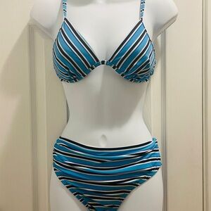 Islander fun & flattering striped bikini set Size 12. Barely worn!